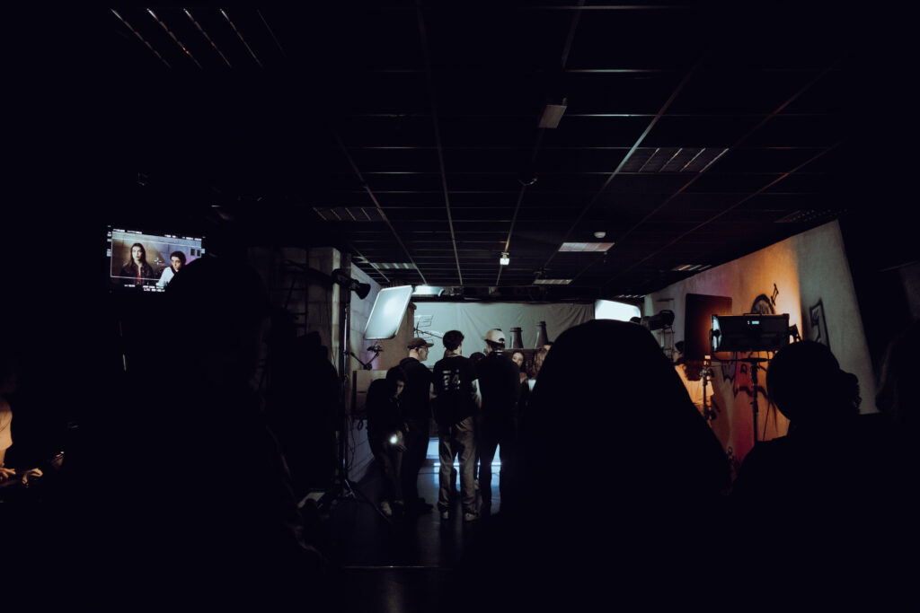 image de Les élèves de 2nde bac pro photographie à l’Atelier.